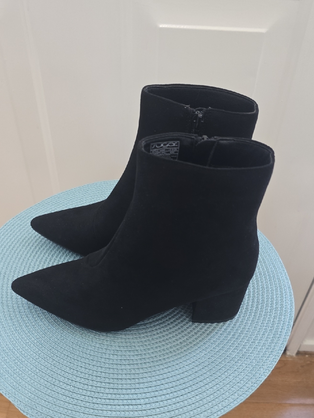 SUGAR BRAND WOMEN'S BLACK SHORT SUEDE-LIKE POINTED TOE ANKLE BOOTS SIZE 6